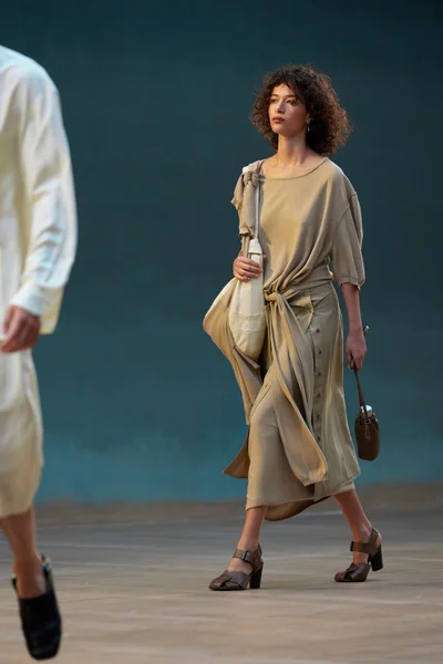 Look 50